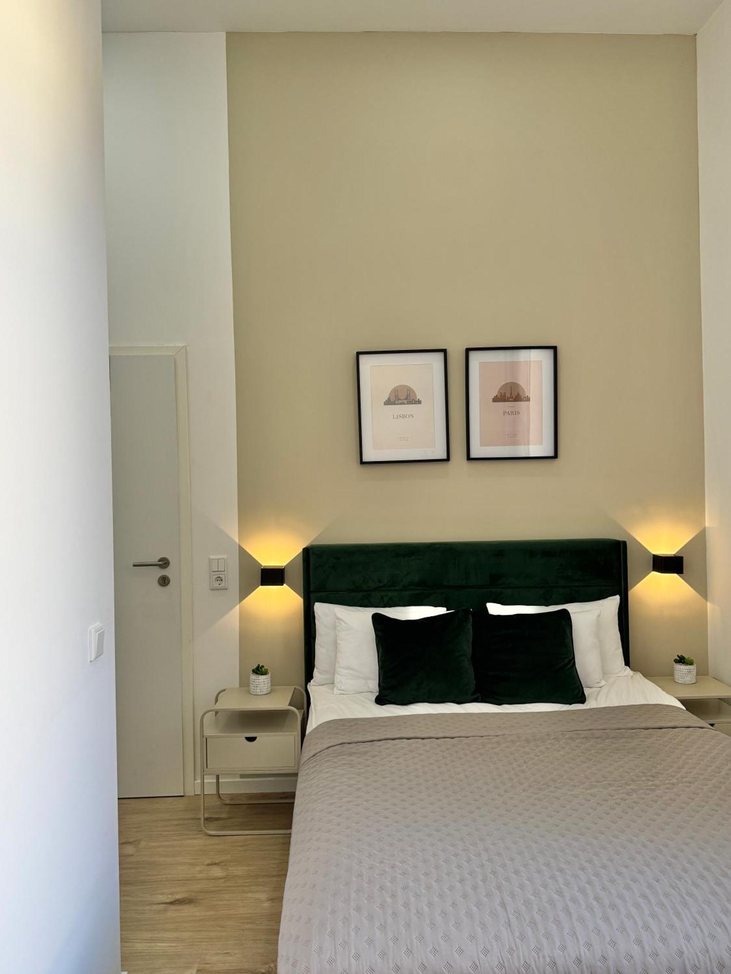 Heaven Homes - Doppelzimmer Mit Eigenem Bad Düsseldorf Buitenkant foto