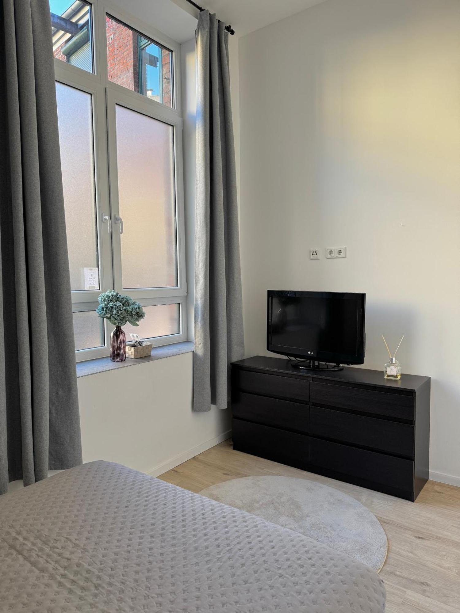Heaven Homes - Doppelzimmer Mit Eigenem Bad Düsseldorf Buitenkant foto