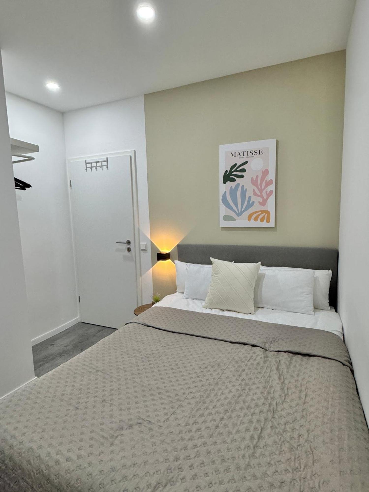 Heaven Homes - Doppelzimmer Mit Eigenem Bad Düsseldorf Buitenkant foto