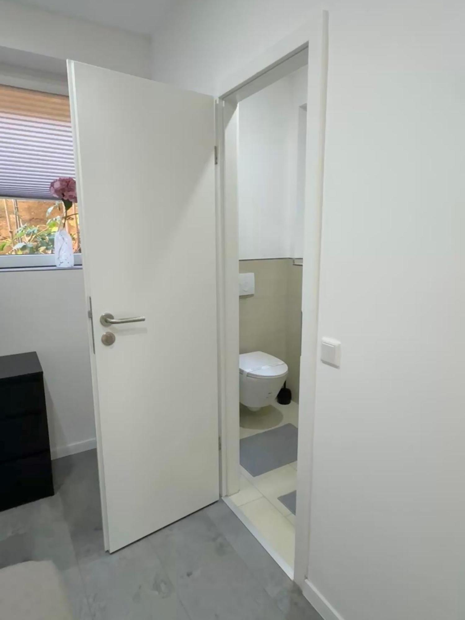 Heaven Homes - Doppelzimmer Mit Eigenem Bad Düsseldorf Buitenkant foto