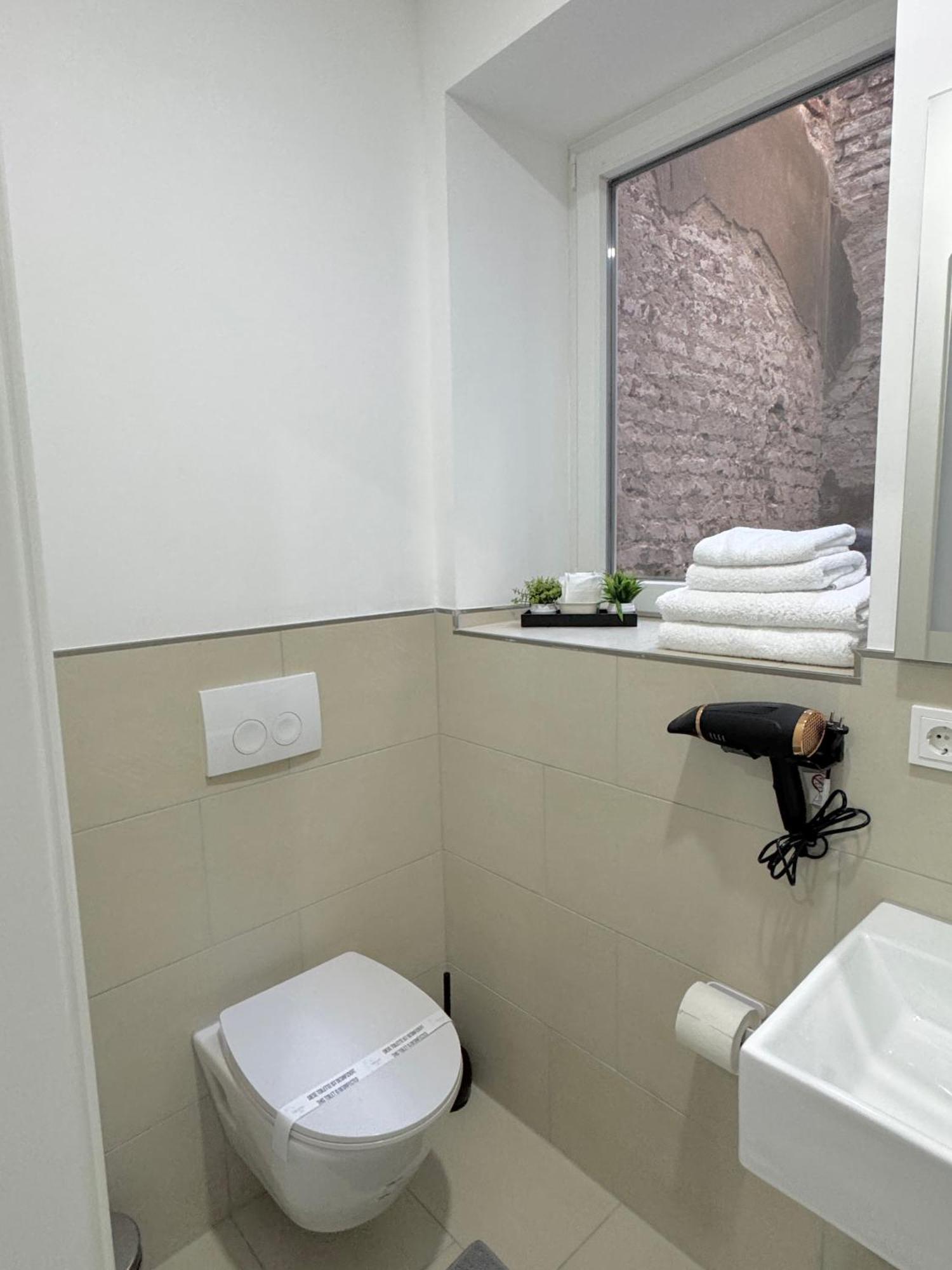 Heaven Homes - Doppelzimmer Mit Eigenem Bad Düsseldorf Buitenkant foto